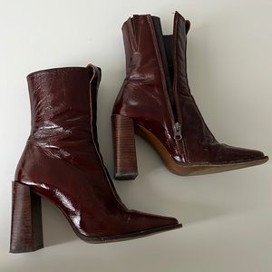 L’intervalle brown patent leather boots